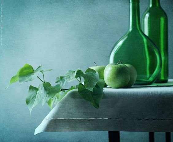 Натюрморт в зеленых тонах