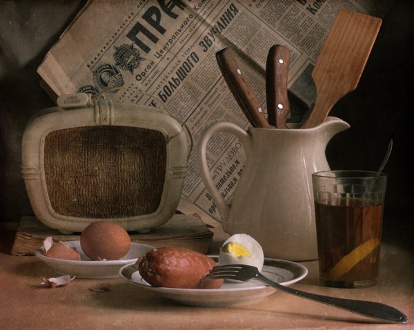 Натюрморт с гипсовой головой Нефертити