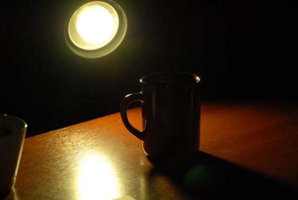 Натюрморт на зеркальной поверхности