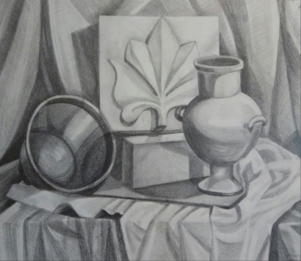 Натюрморт чб карандашом
