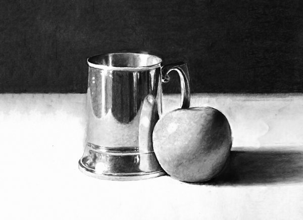 Натюрморт стакан и яблоко