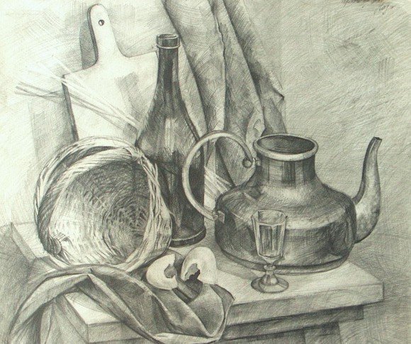 Сложный натюрморт карандашом