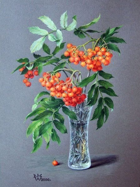 Рябина в вазе