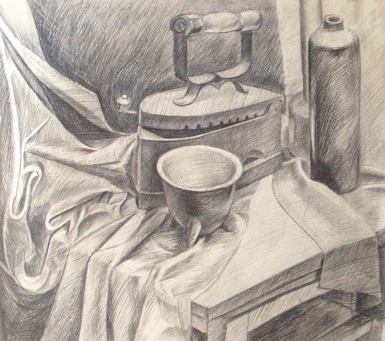 Натюрморт на материальность карандашом