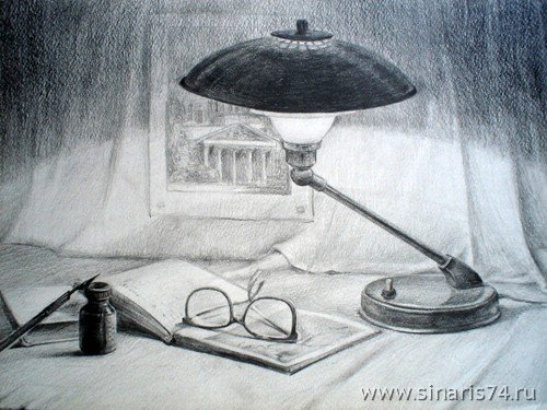 Натюрморт с лампой карандашом