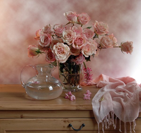 Нежный натюрморт с цветами