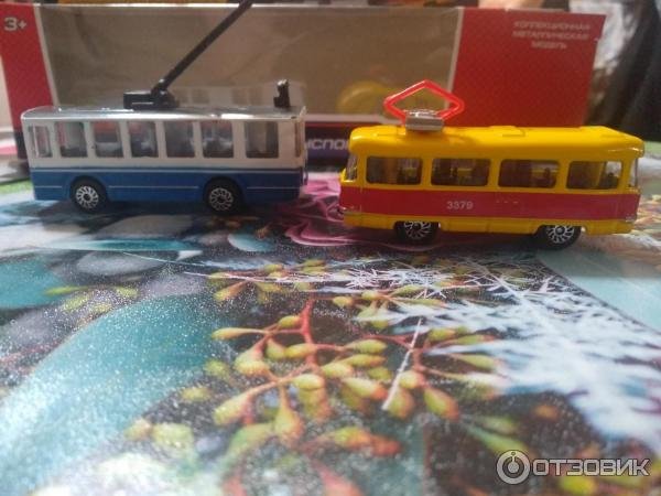 Трамвай троллейбус игрушка