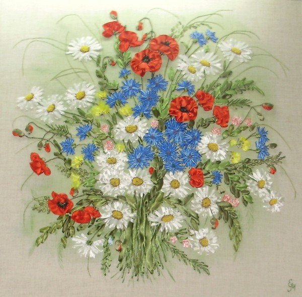 Ребенок с букетом полевых цветов