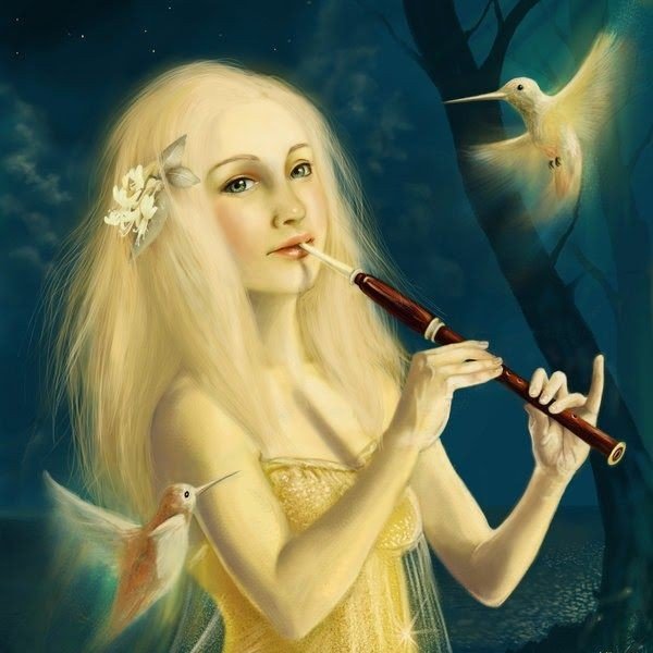 Эльфийка с флейтой