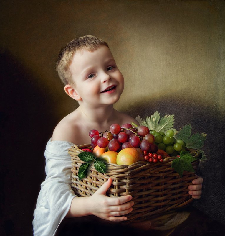 Фруктовый папа. Мальчик с фруктами. Фрукты для детей. Картина фрукты для детей. Картина мальчик с фруктами.
