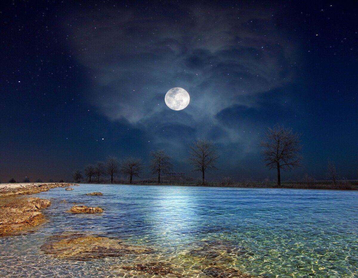 Лунный пейзаж фото