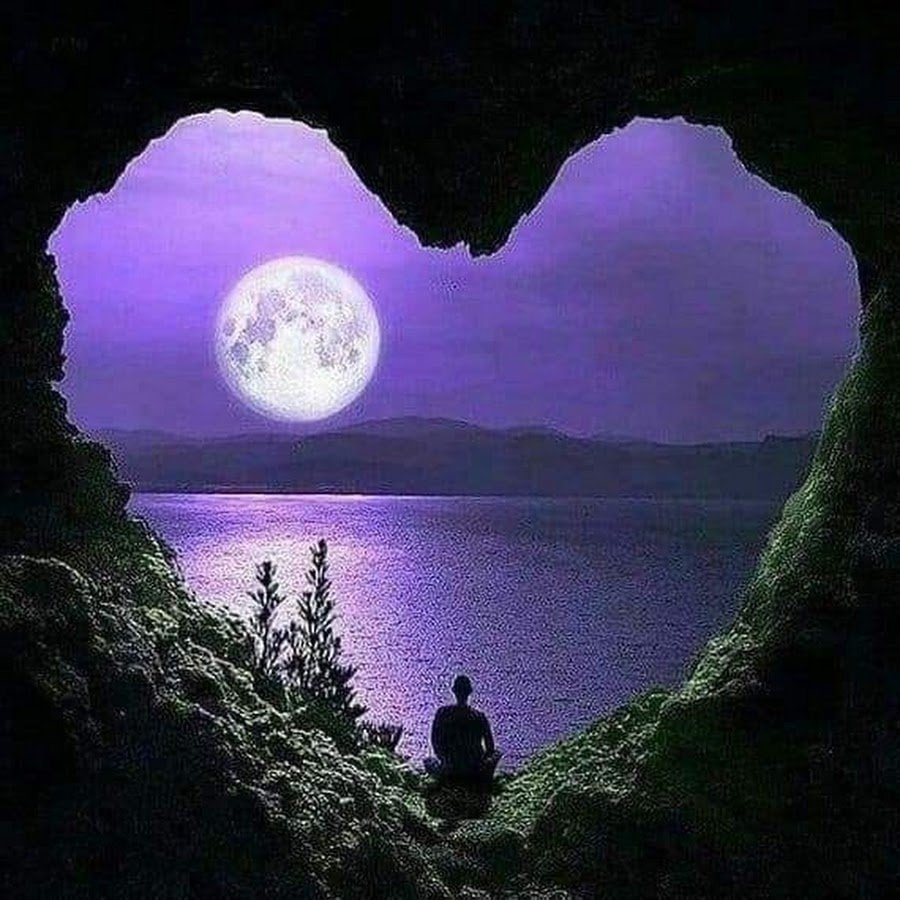 Красивая Луна ночью