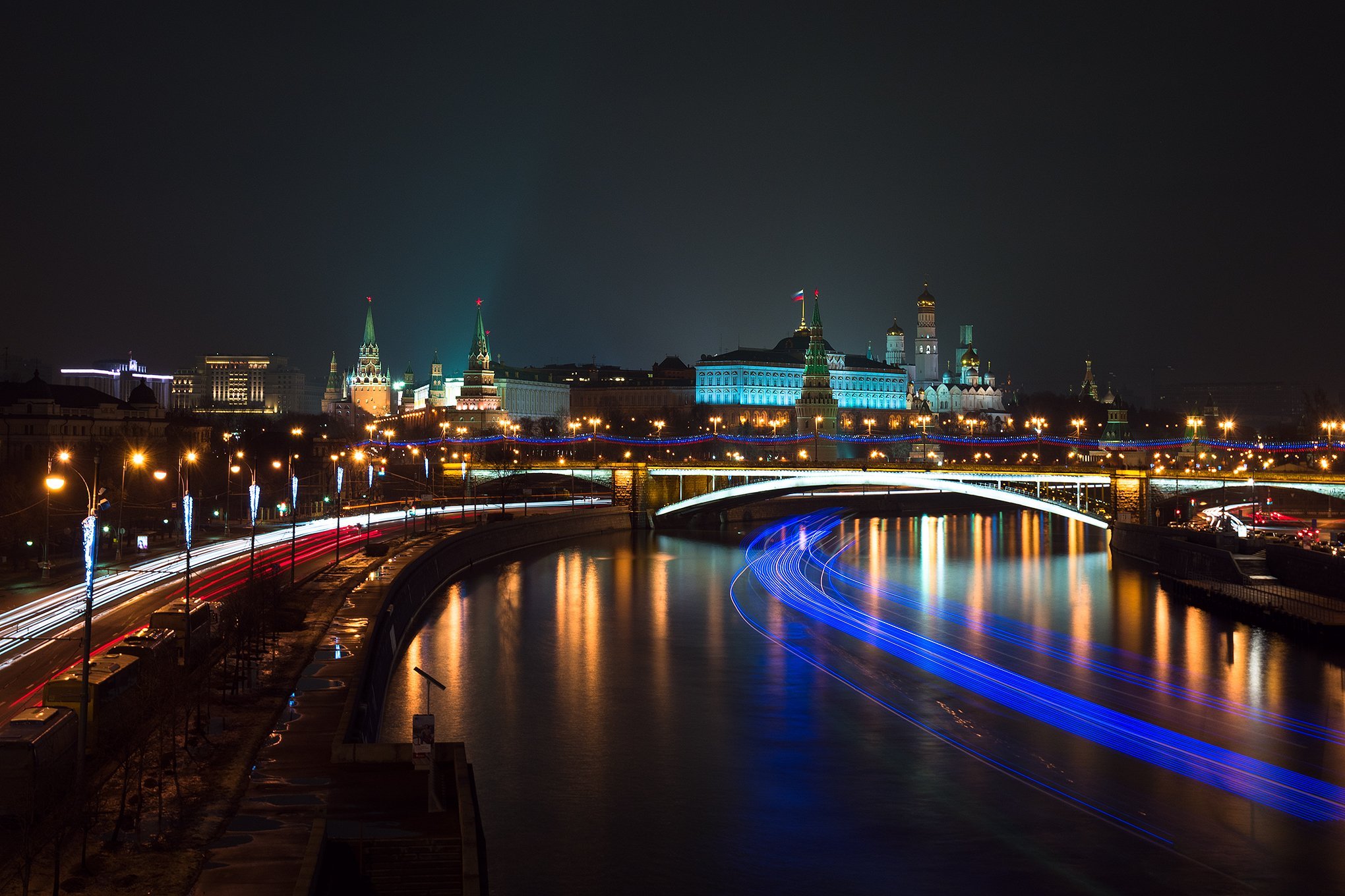 Ночная Москва река Петр