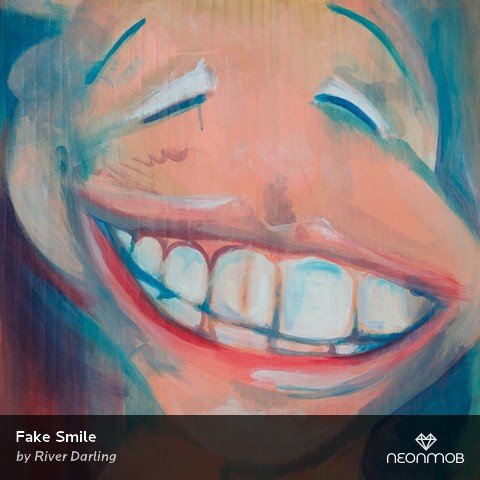 Фейковая улыбка