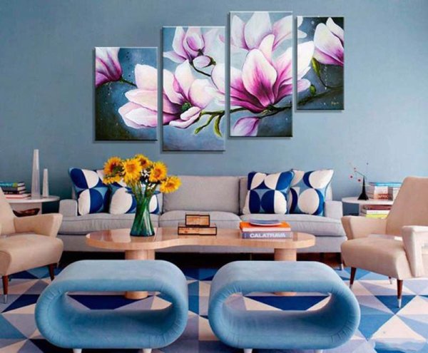 Модульные картины в интерьере гостиной
