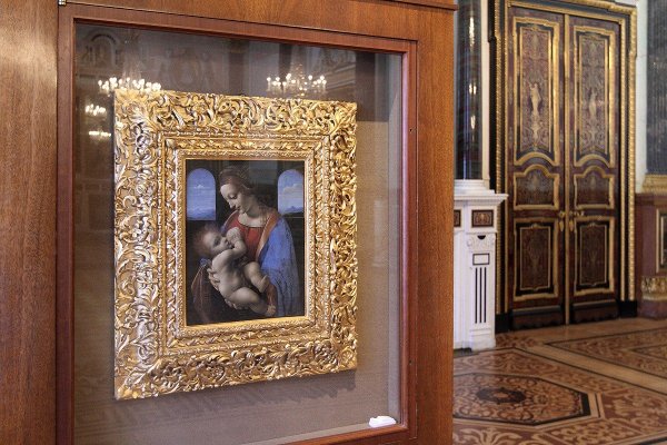 Мадонна Литта Леонардо Эрмитаж