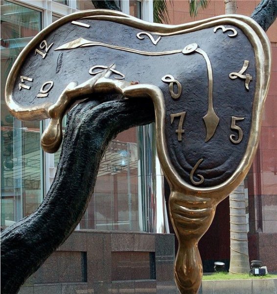 Картина Сальвадора дали“the Persistence of Memory”