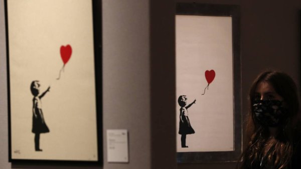 Бэнкси любовь в мусорной корзине