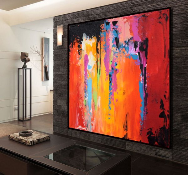 Абстрактная живопись акрилом в интерьере