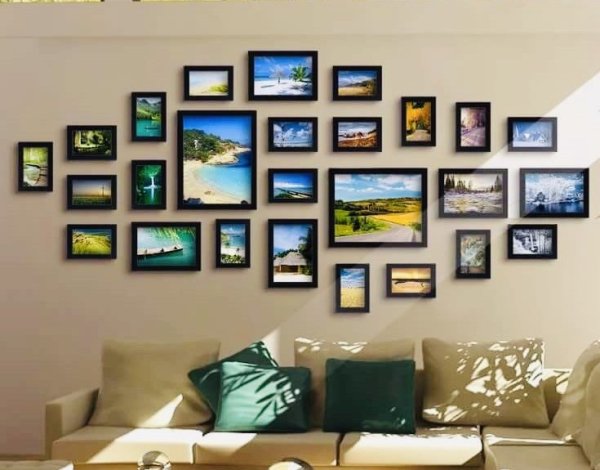Панно из фоторамок на стену