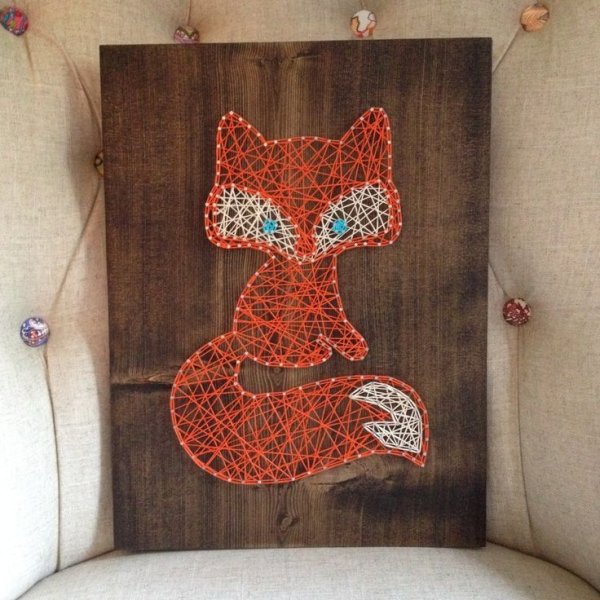 Панно с гвоздями и нитками