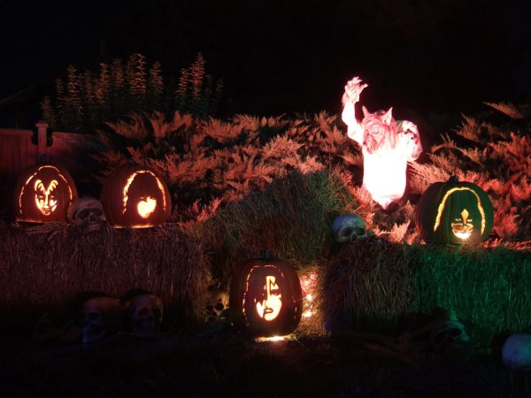 Новогодняя ночь на кладбище