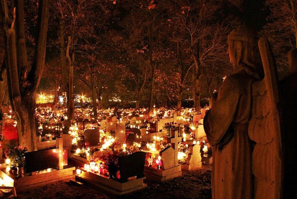 День всех святых (all Saints Day)