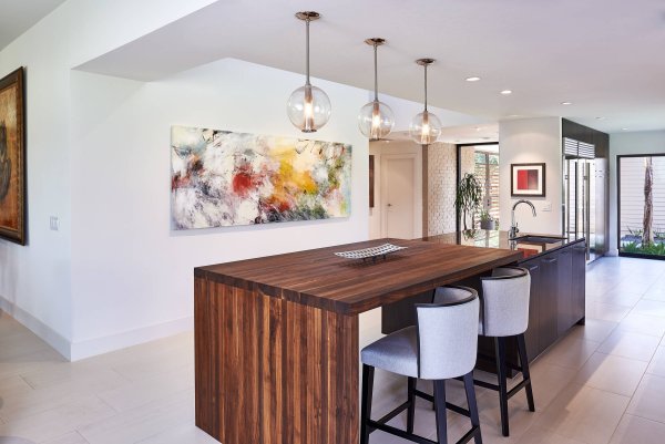 Живопись в интерьере кухни