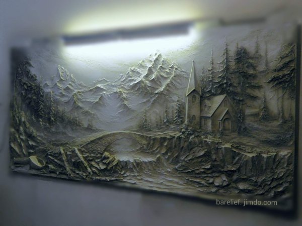 Абстракция из штукатурки на стене