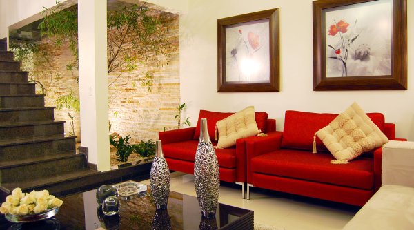 Красный диван картина для интерьера