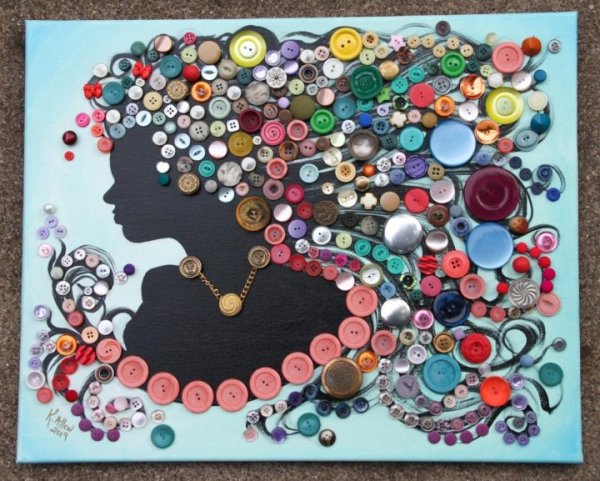 Декоративное панно из пуговиц