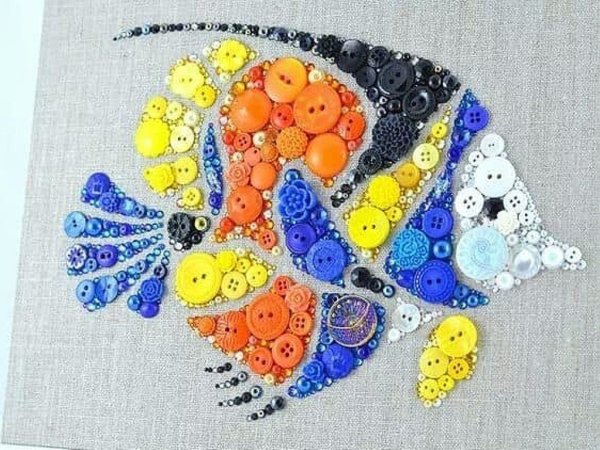 Необычное панно из пуговиц