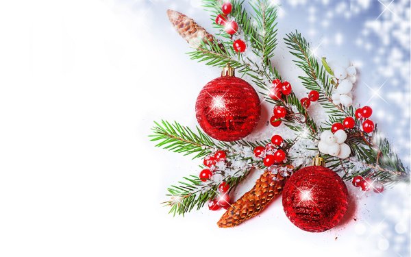 Елочная ветка с игрушками