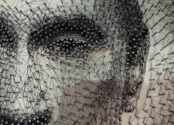 Картина из гвоздей