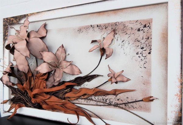 Настенное панно из кожи