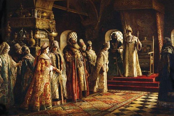 Девушка с ребенком в храме