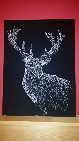 Вышивка с гвоздями и нитками