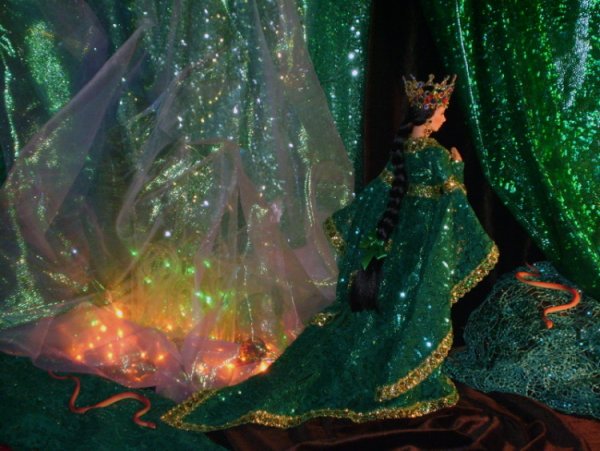 Малахитовая шкатулка царица медной горы