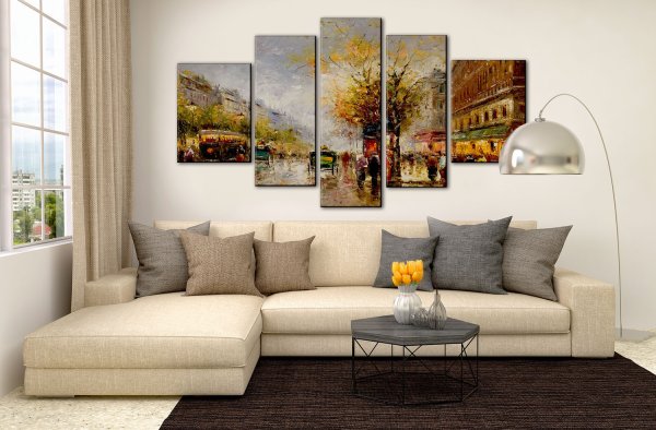 Постеры в интерьере гостиной над диваном