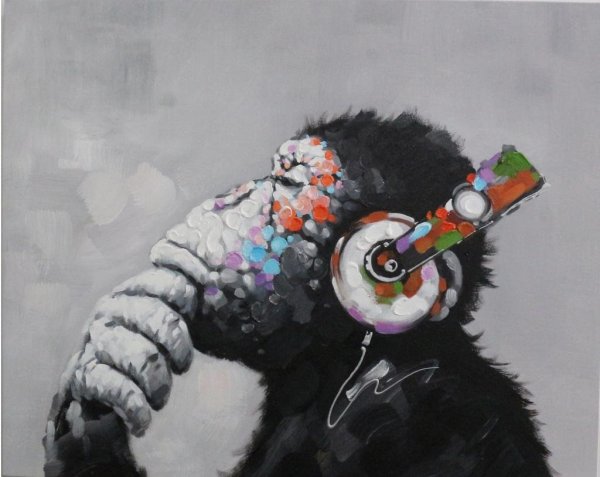 Шимпанзе в наушниках