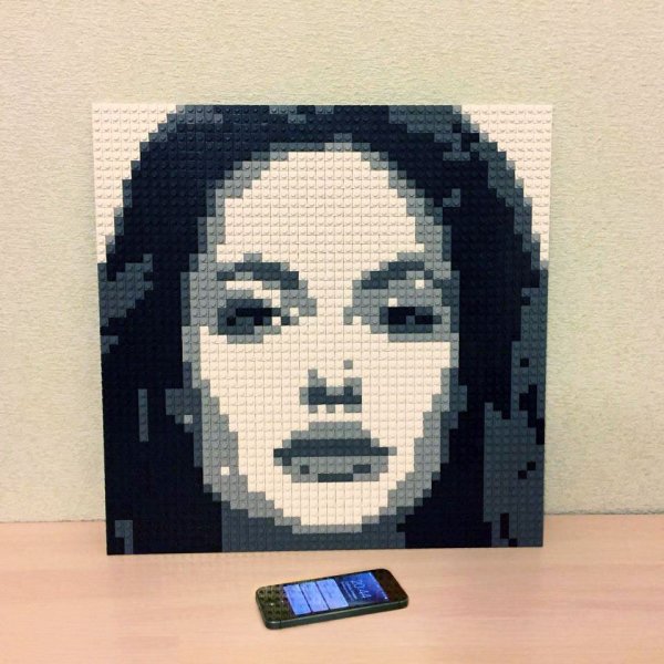 Портрет из кубиков LEGO