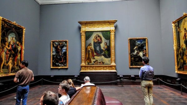 Дрезден картинная галерея Сикстинская Мадонна