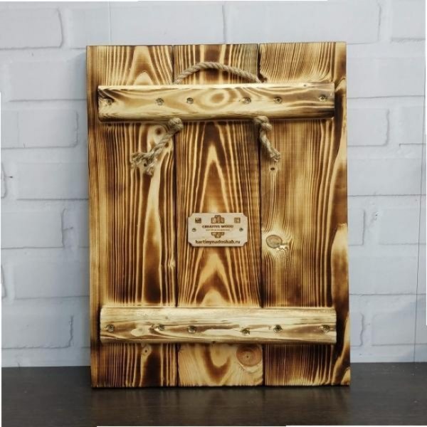 Панно на деревянной доске