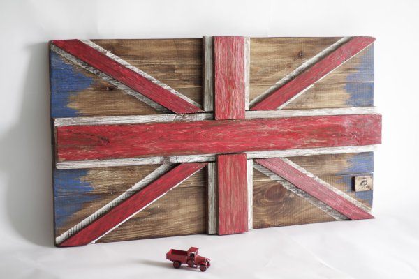 Панно из брашированного дерева