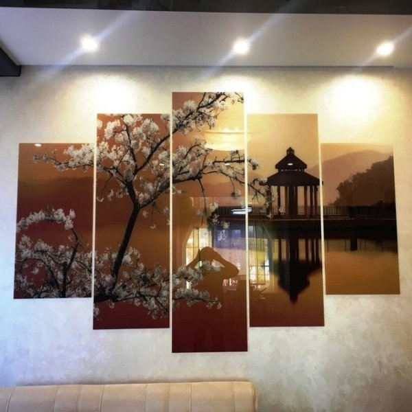 Стеклянное панно на стену