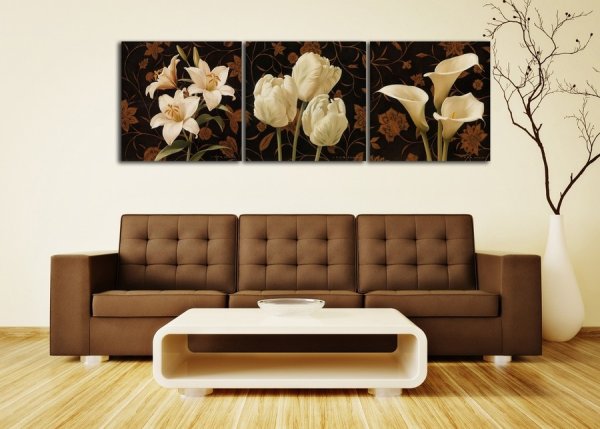 Модульные картины в интерьере гостиной