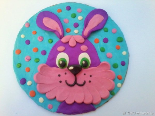 Лепка на диске из пластилина