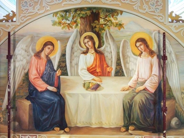 Храмовая чудотворная икона «Святая Троица с деяниями»