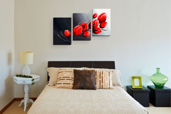 Постеры в интерьере спальни