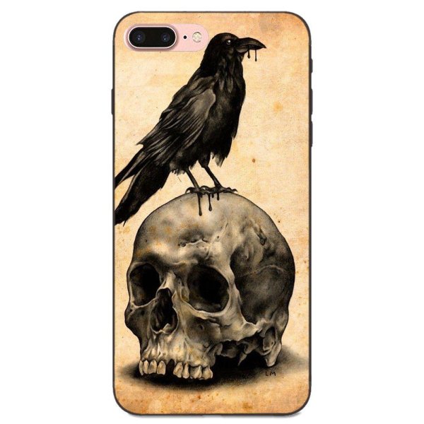 Ворон на черепе